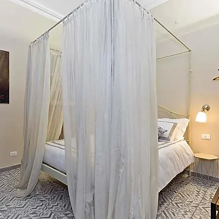 Tohouse 4* Turín