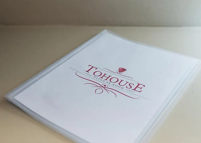 Tohouse
