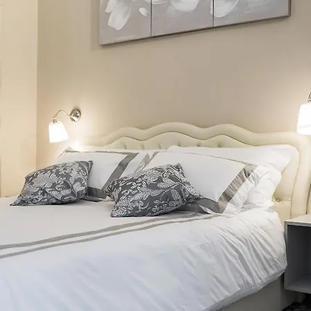 Tohouse Oda ve Kahvaltı 4*