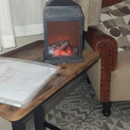 Tohouse Bed & Breakfast 2*