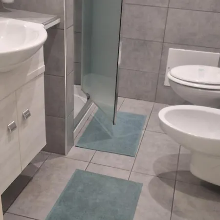 Tohouse Nocleg ze śniadaniem 4*