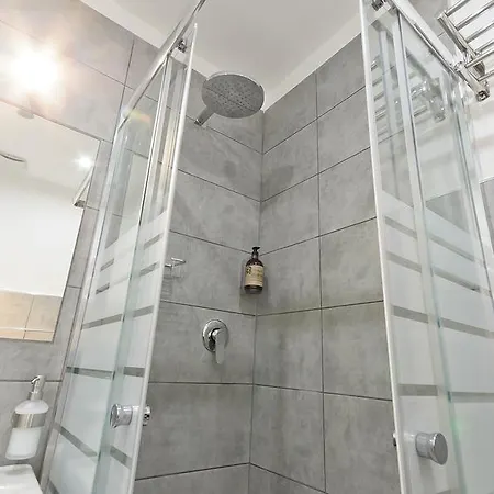 Tohouse 4* Turin